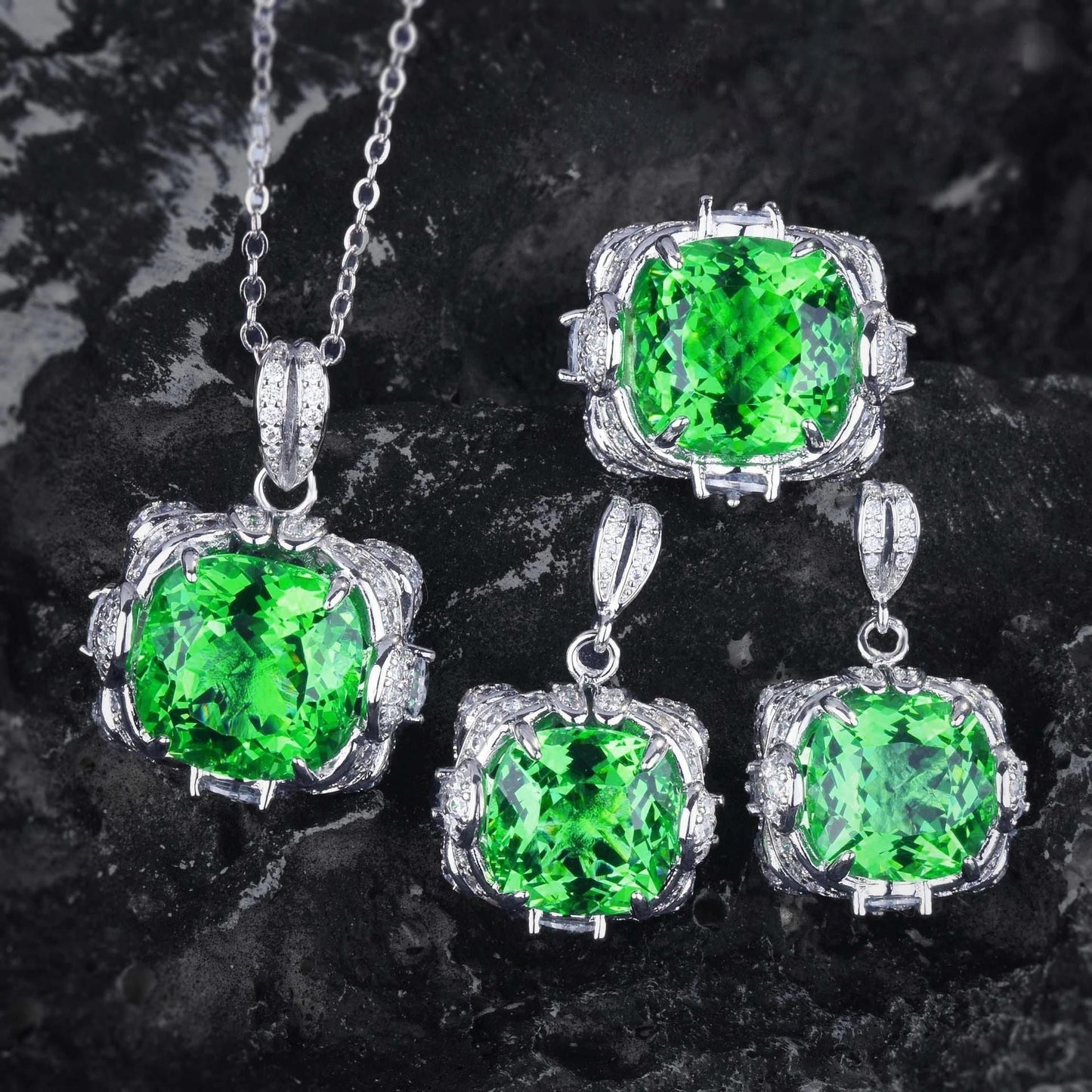 Velora Thandrelle Green Set | White Gold