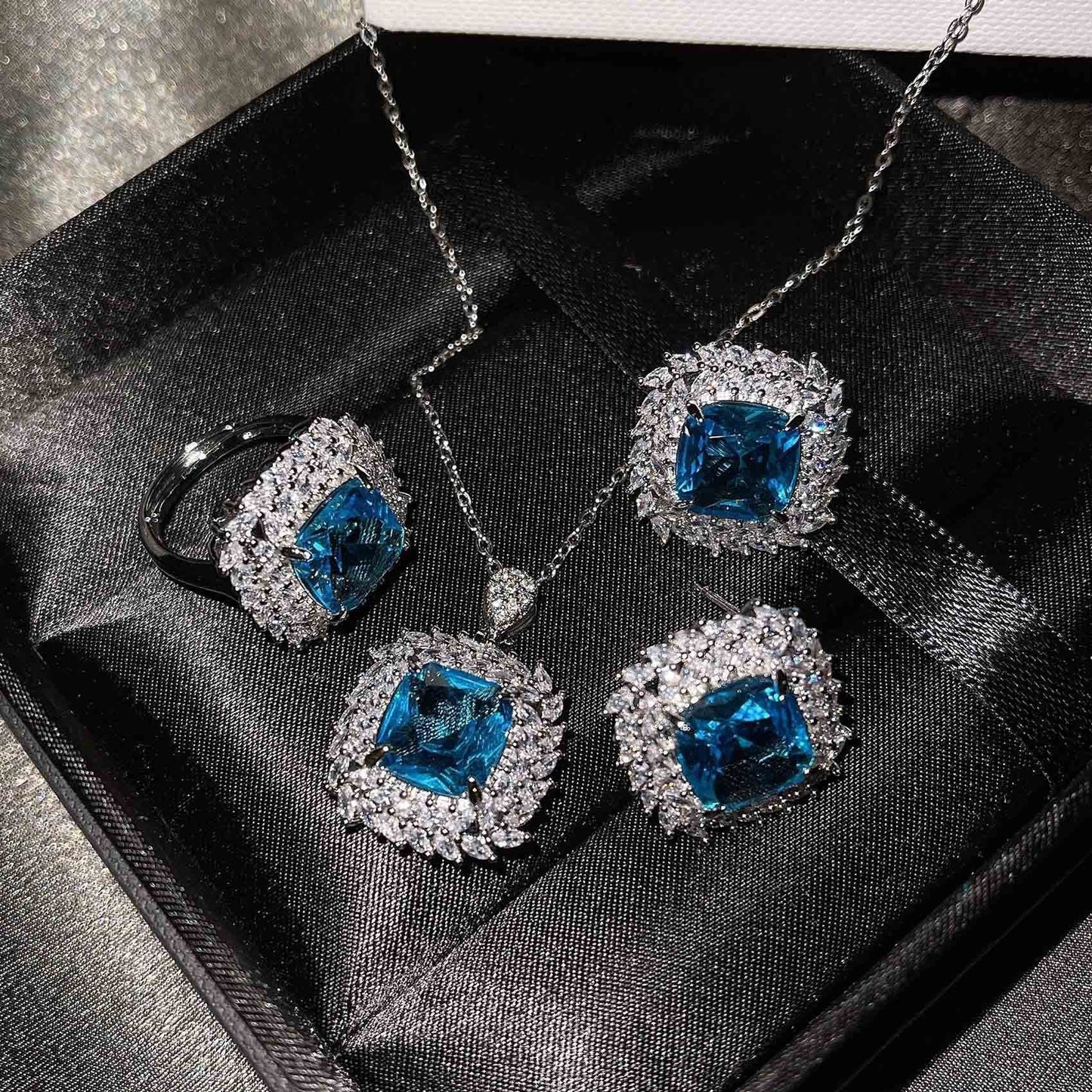 Caelith Verdane Pink Set | White Gold